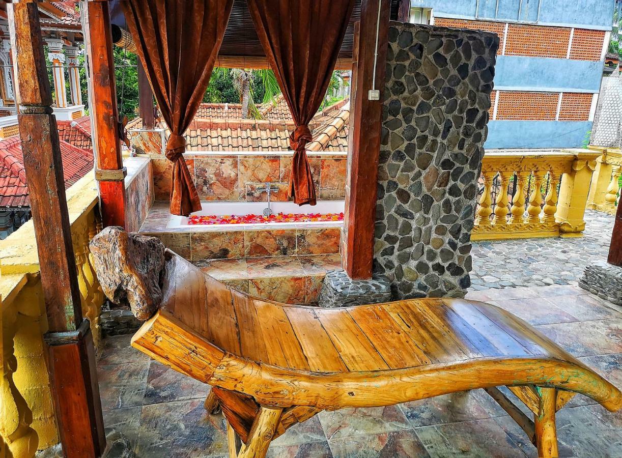 Lovina Palace Exterior photo