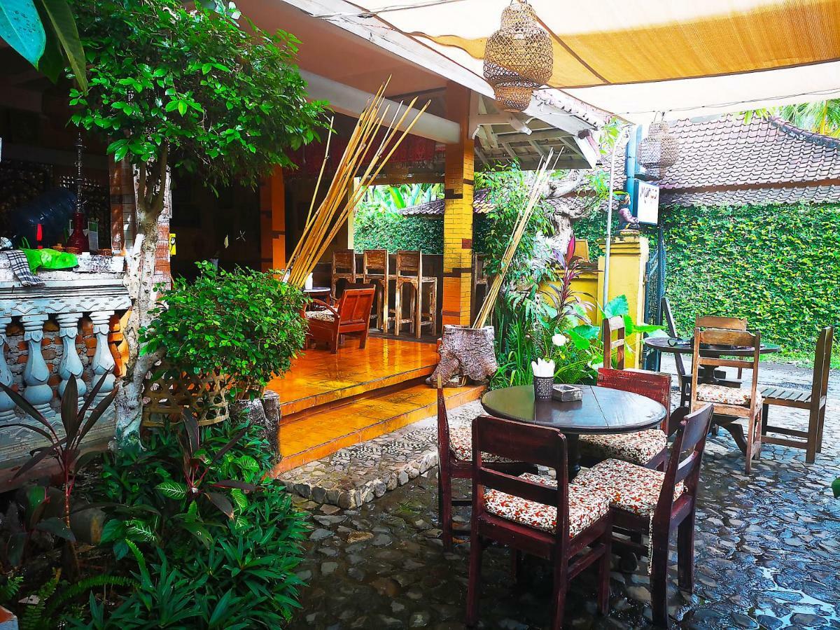 Lovina Palace Exterior photo